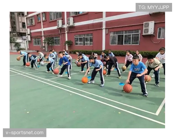 篮球持球突破规则详解：运球与移动的正确姿势解析